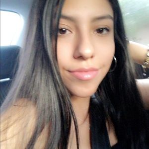 Meet Your Posher: Ainhoa